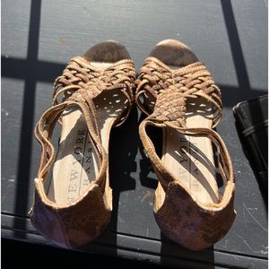 Dress shoes